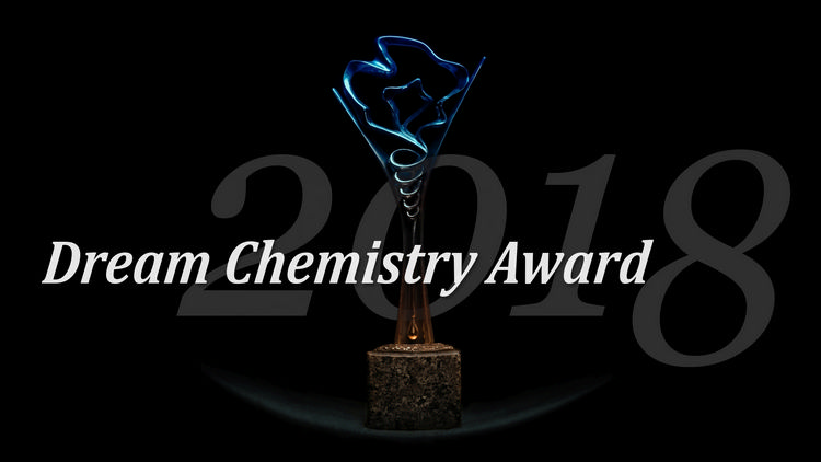 Dr. Eric Daniel Glowacki with the Dream Chemistry Award 2018