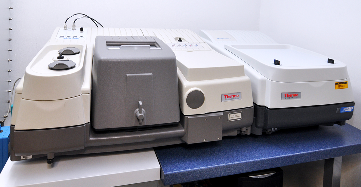 Obrázek Nicolet 6700 FTIR s PEM modulem