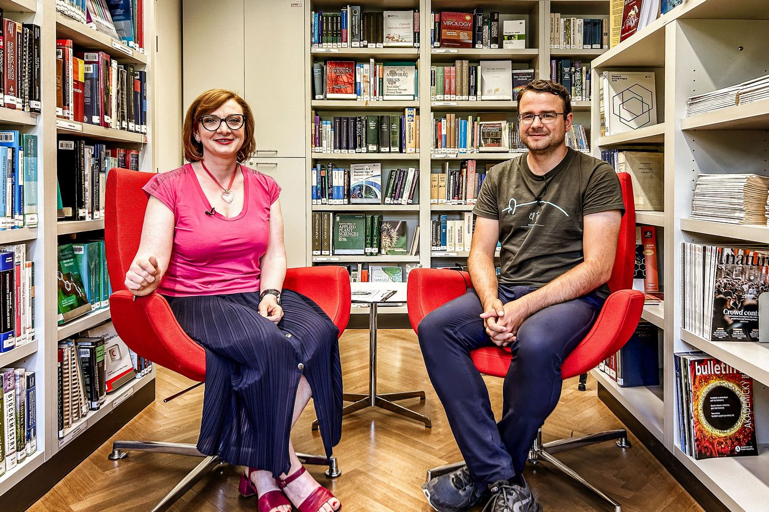 Podcast CHEmic #8 – Solární panely, které dokážou energii zároveň zachytit, uchovat a v pravý čas uvolnit, už nejsou sci-fi, říká Tomáš Slanina