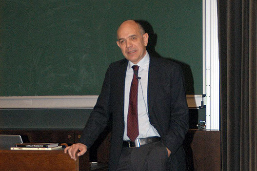 Zvaná přednáška – Antonio M. Echavarren