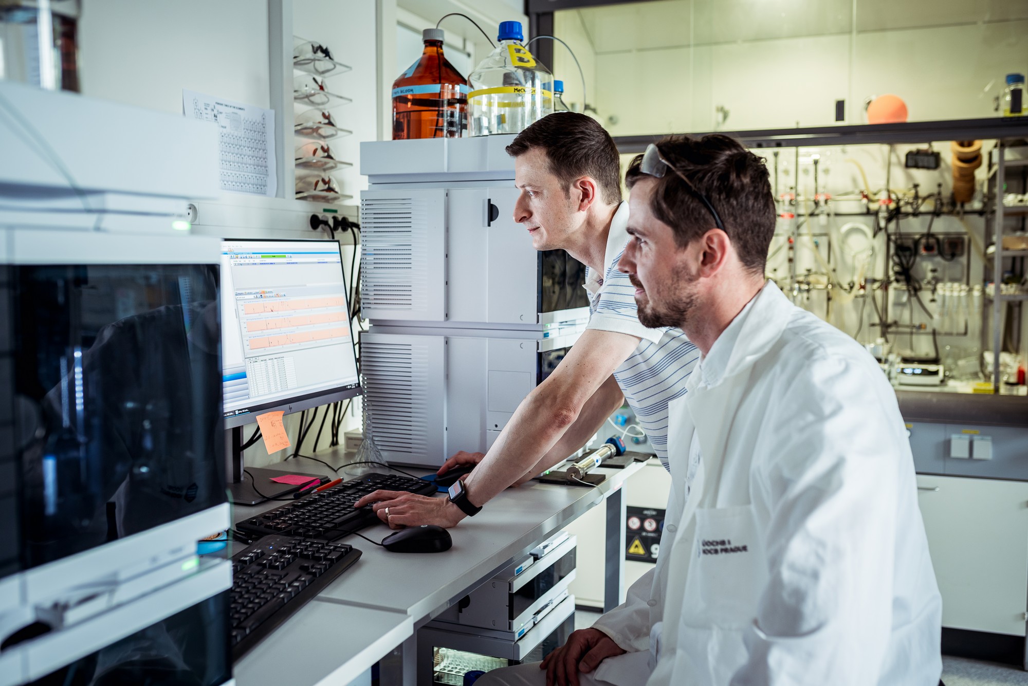 Dr. Miloslav Polášek & Jan Kretschmer, Coordination Chemistry Group at IOCB Prague (Photo: Tomáš Belloň / IOCB Prague)