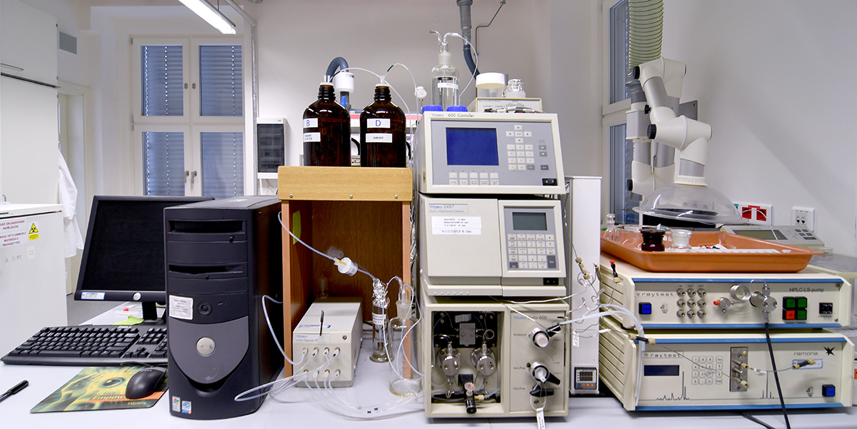 Radio HPLC systém