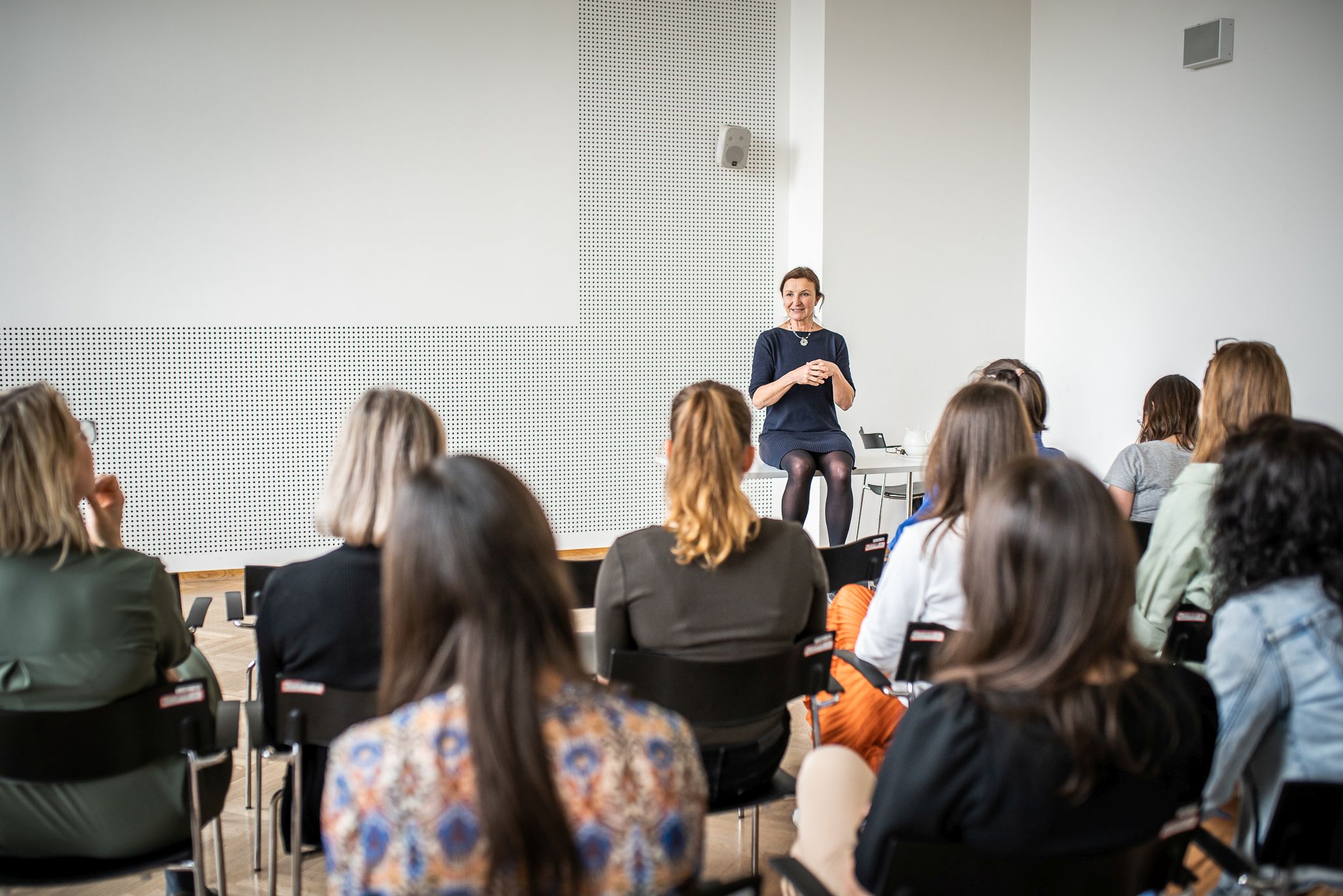 Ženy ve vědě při ÚOCHB uspořádaly další z přednášek a workshopů ze série Přednášek Dany Hockové