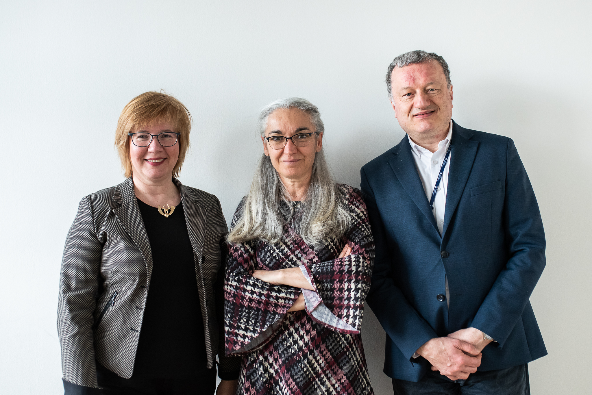 From the left: Dr. Irena G. Stará, Prof. Eva Nogales, Prof. Jan Konvalinka (Photo: IOCB Prague / Tomáš Belloň)