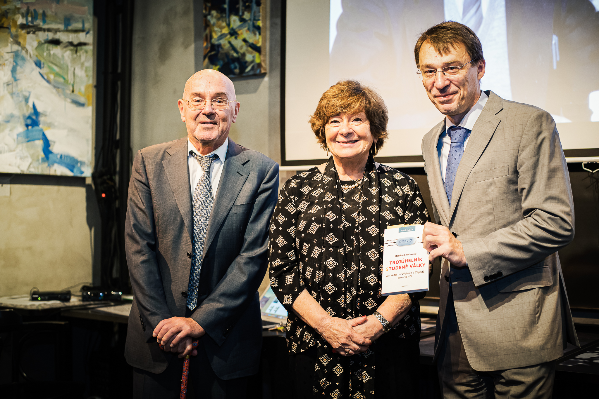 From the left: Prof. Erik De Clercq; the author and former Belgian Ambassador to the CR, Renilde Loeckx; and the translator and former Czech Ambassador to Belgium, Jaroslav Kurfürst