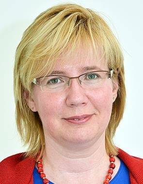 Dr. Irena G. Stará